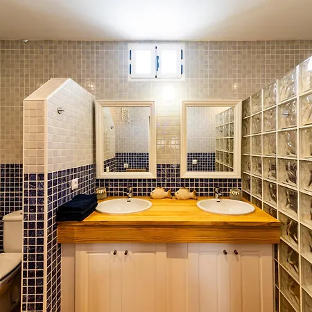 Luxury Colony Club Sea Views דירה