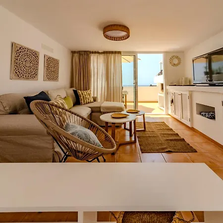 Luxury Colony Club Sea Views Apartment Tias