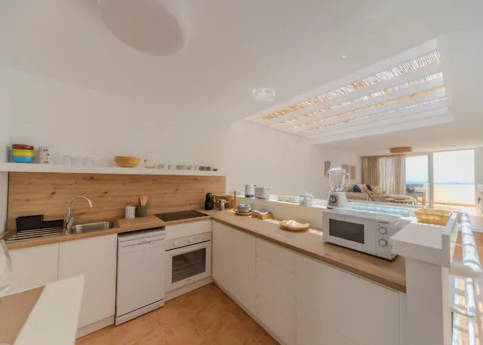 Апартаменты Luxury Colony Club Sea Views *